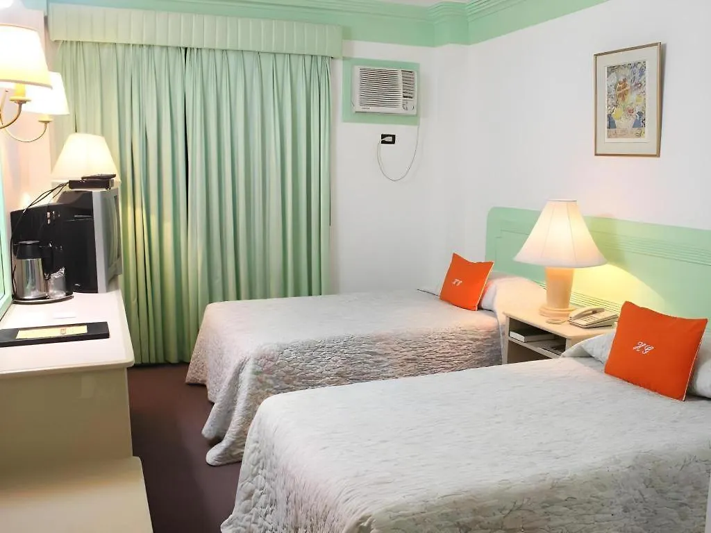 Hotel Galleria Davao 3*,