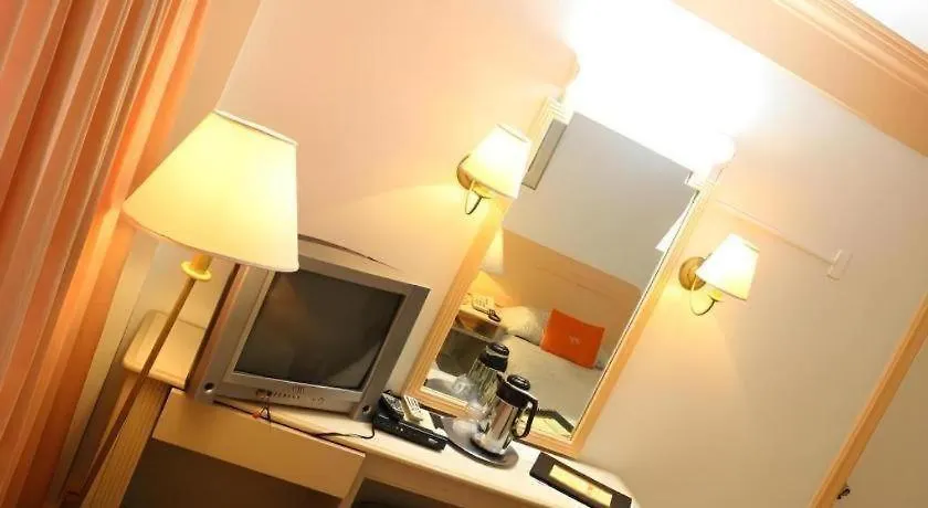 Hotel Galleria Davao 3*,